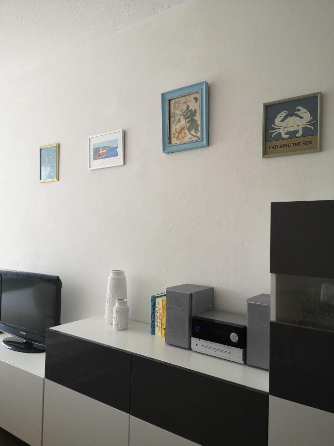 Sunny Seaside Apartment Kiel Exterior photo