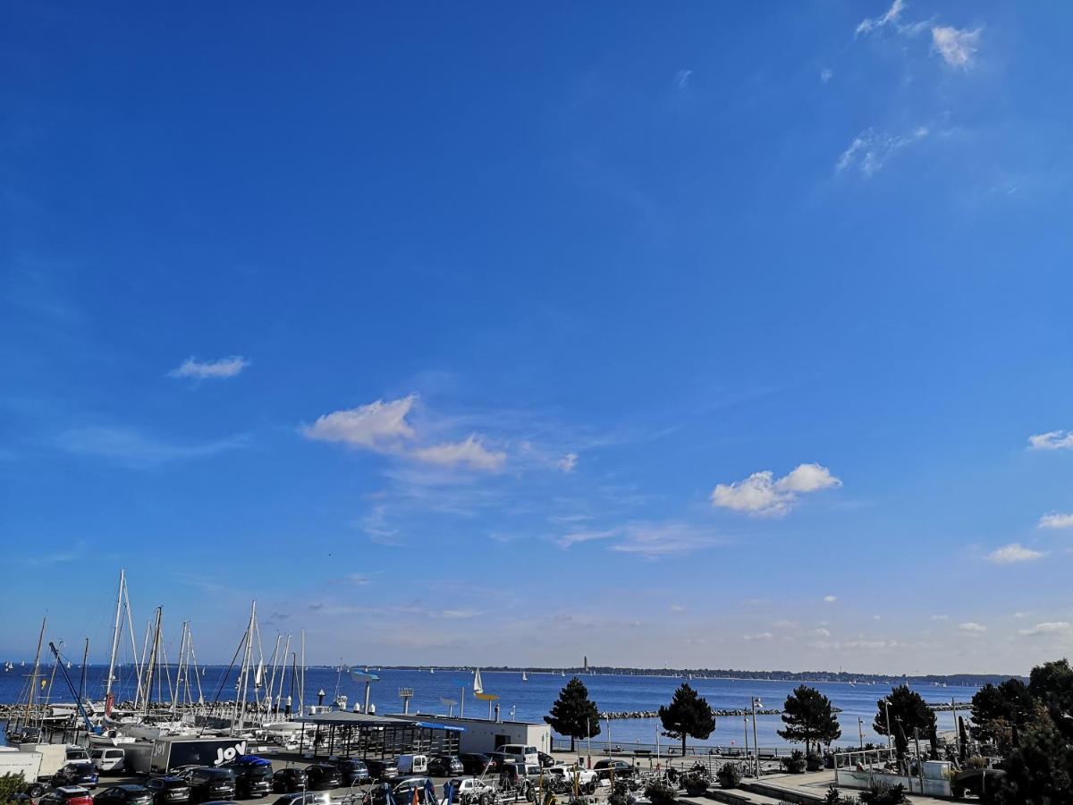 Sunny Seaside Apartment Kiel Exterior photo
